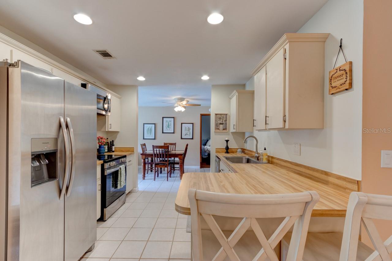 16 LAUREL OAKS CIR — photo 11