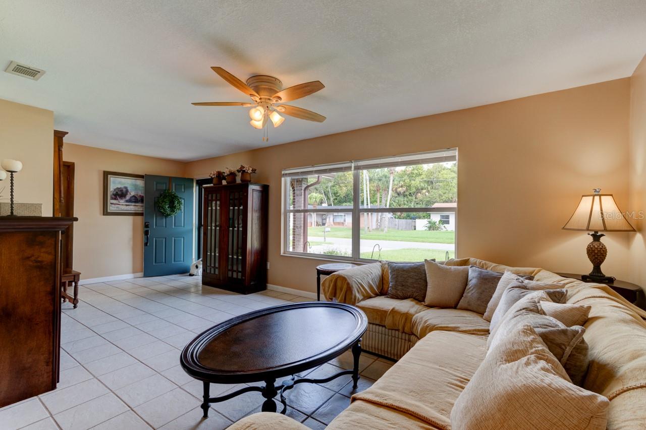 16 LAUREL OAKS CIR — photo 6