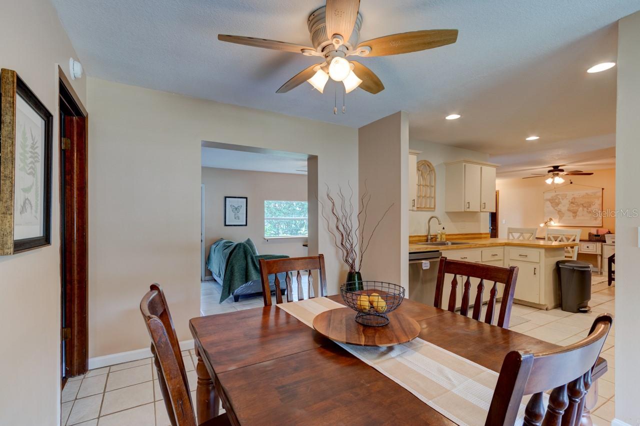 16 LAUREL OAKS CIR — photo 9