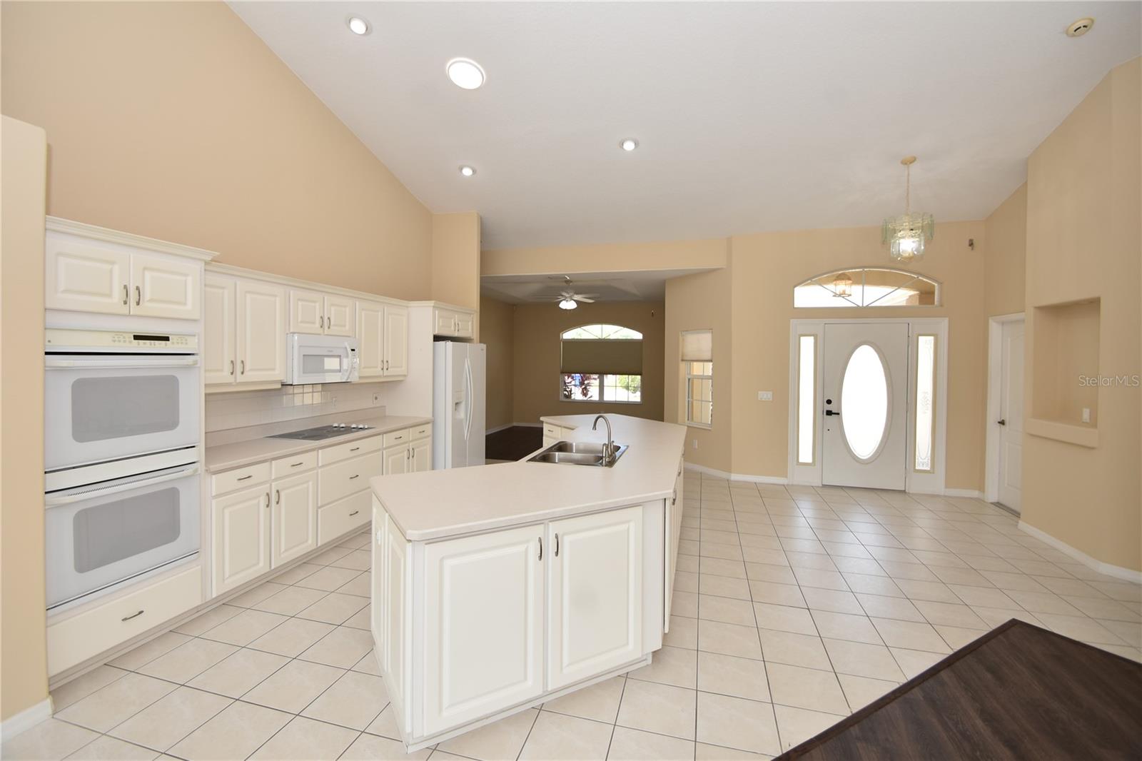 10 CRAMPTON CT — photo 4