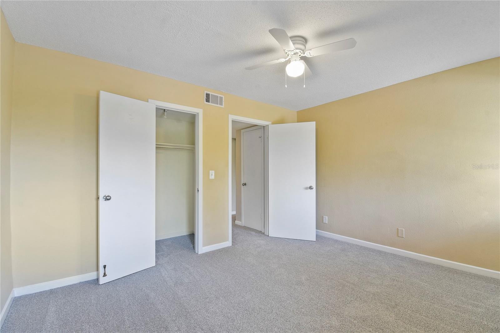 40 CLUB HOUSE DR #207 — photo 8