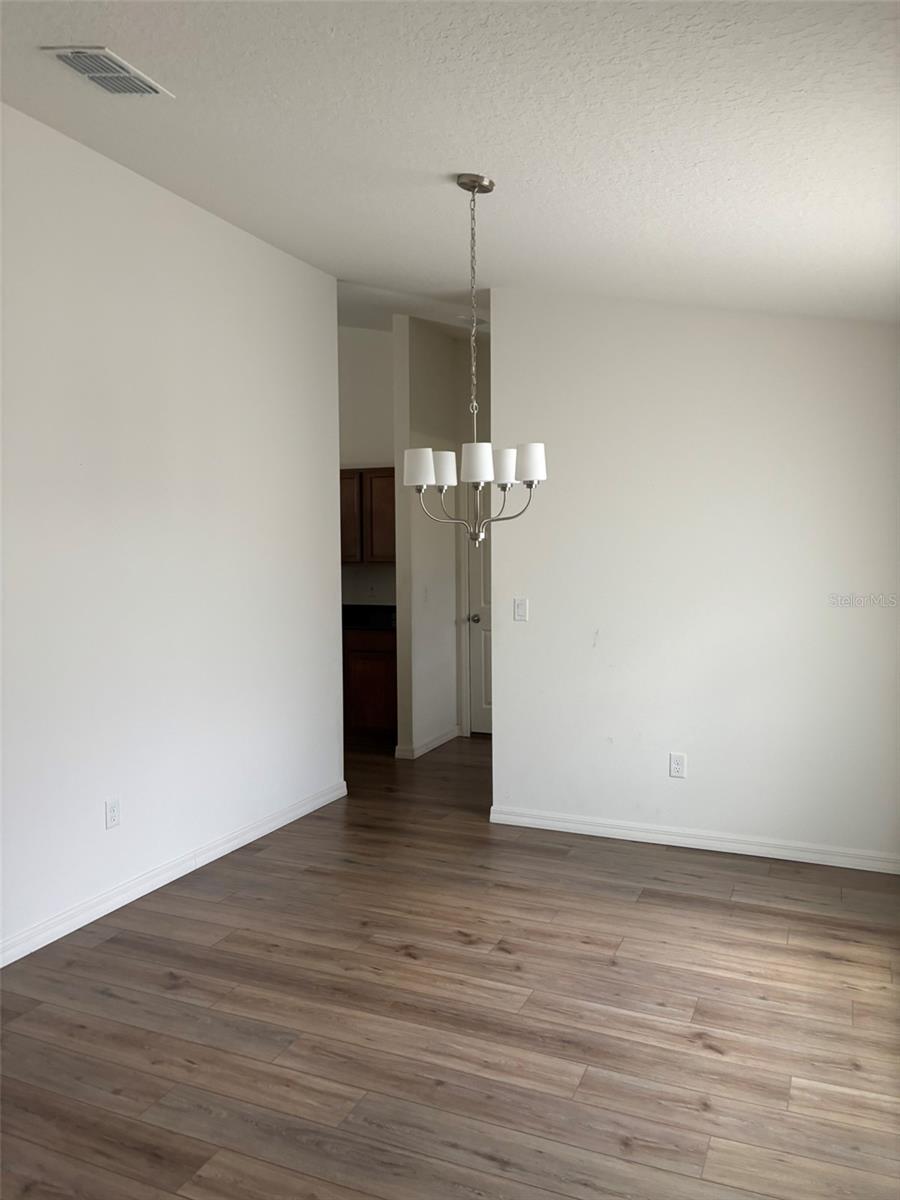 15 LAMOYNE LN — photo 4