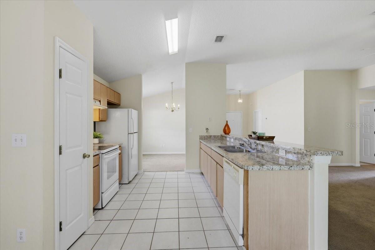 19 PILGRIM DR — photo 8