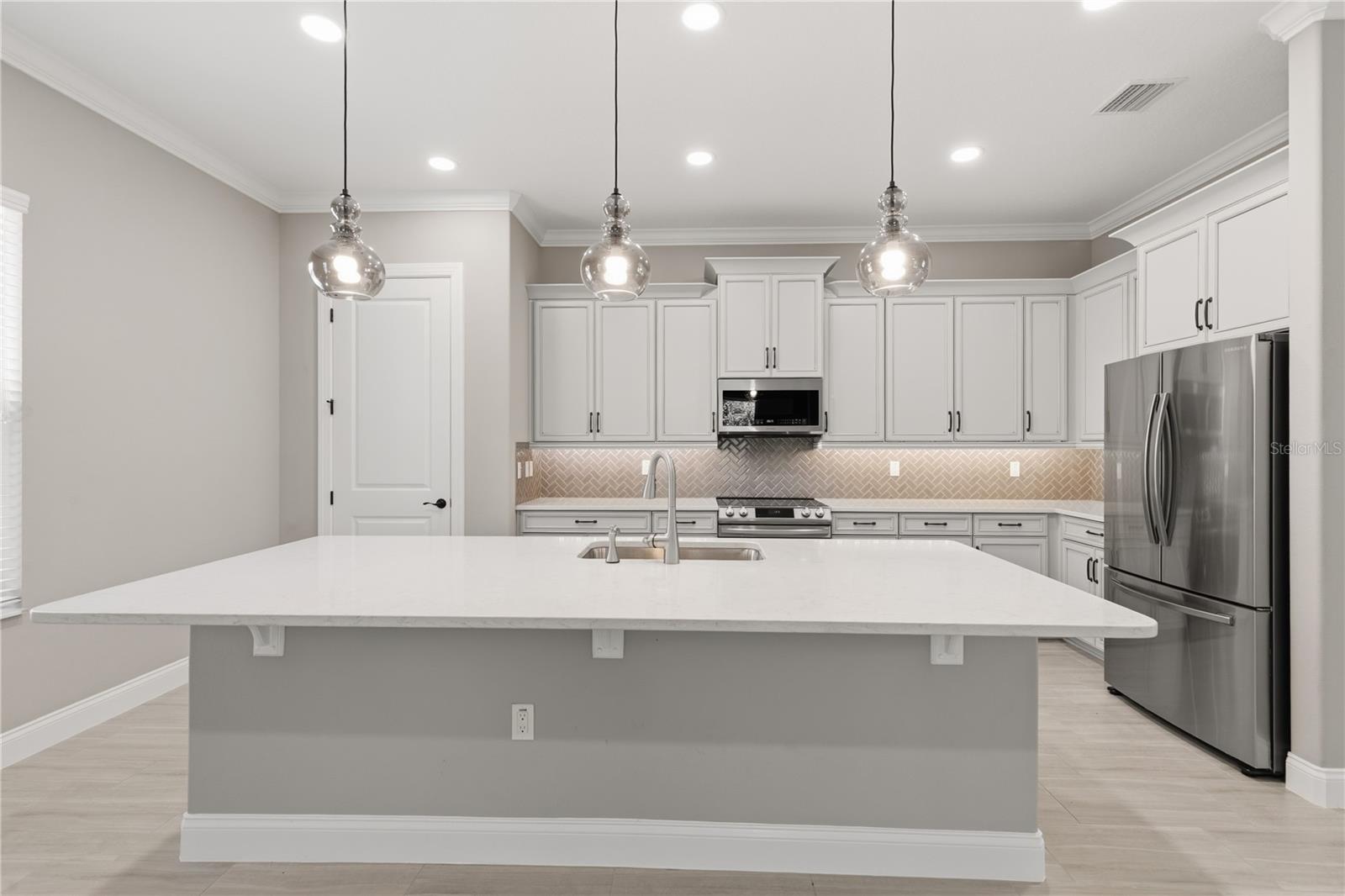 7 OASIS CIR — photo 9