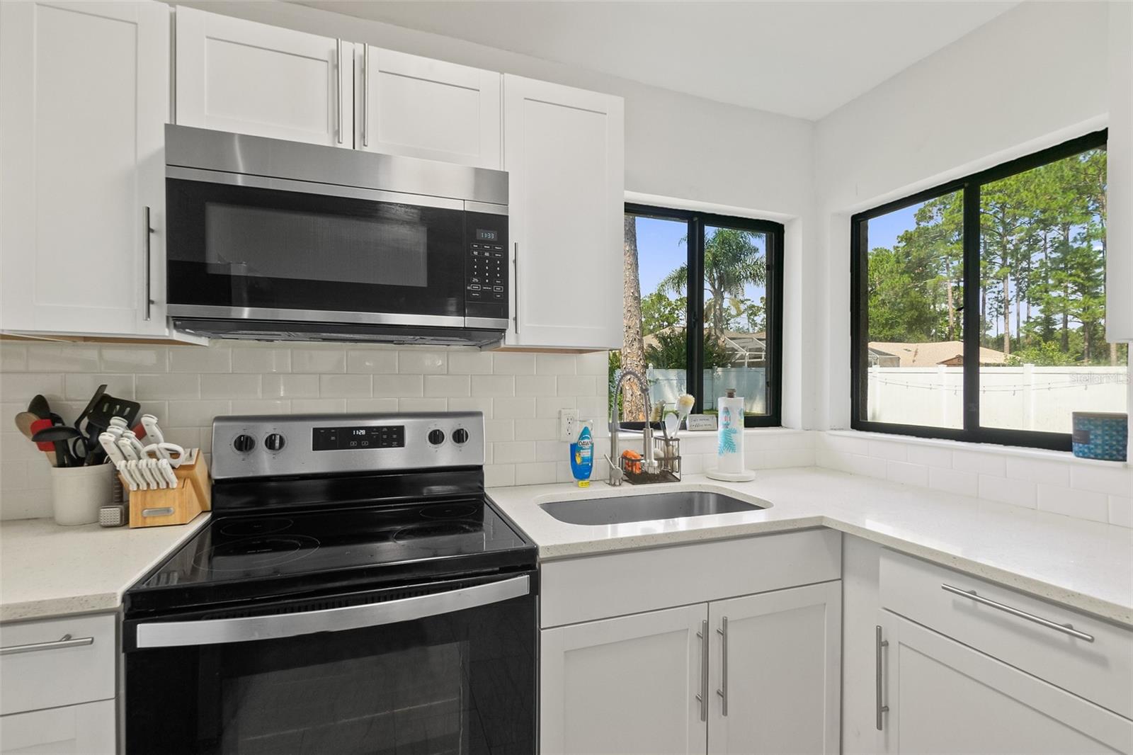 14 BALLARD LN — photo 11
