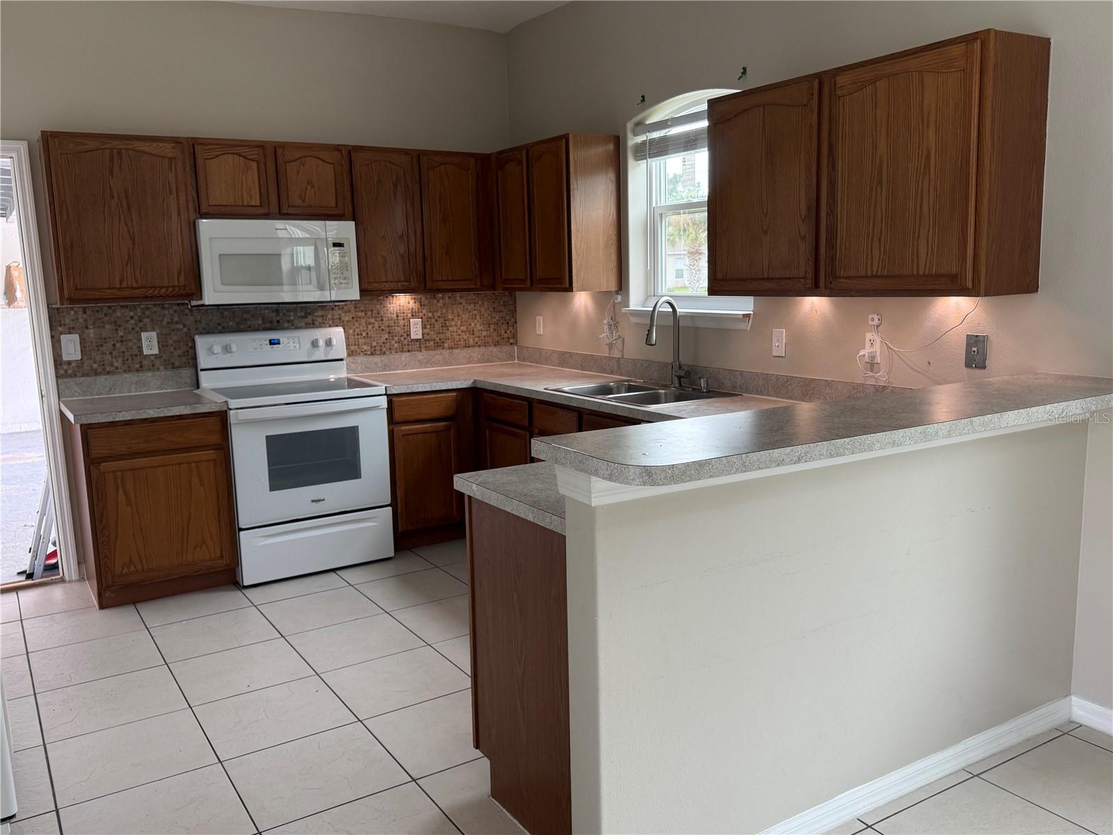 125 FLORIDA PARK DR — photo 3