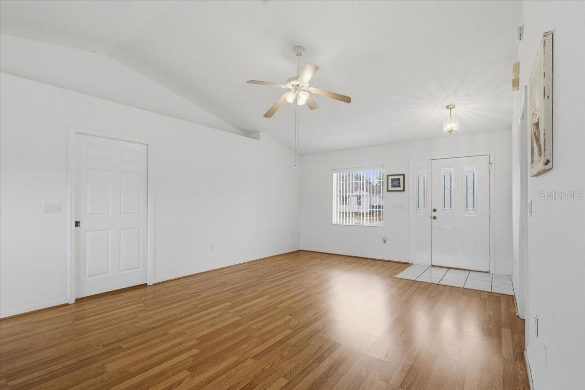 7 FIFER LN — photo 2