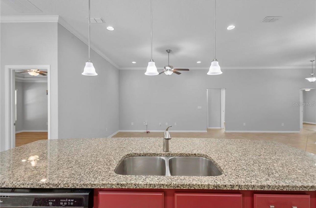 39 AUBERRY DR — photo 11