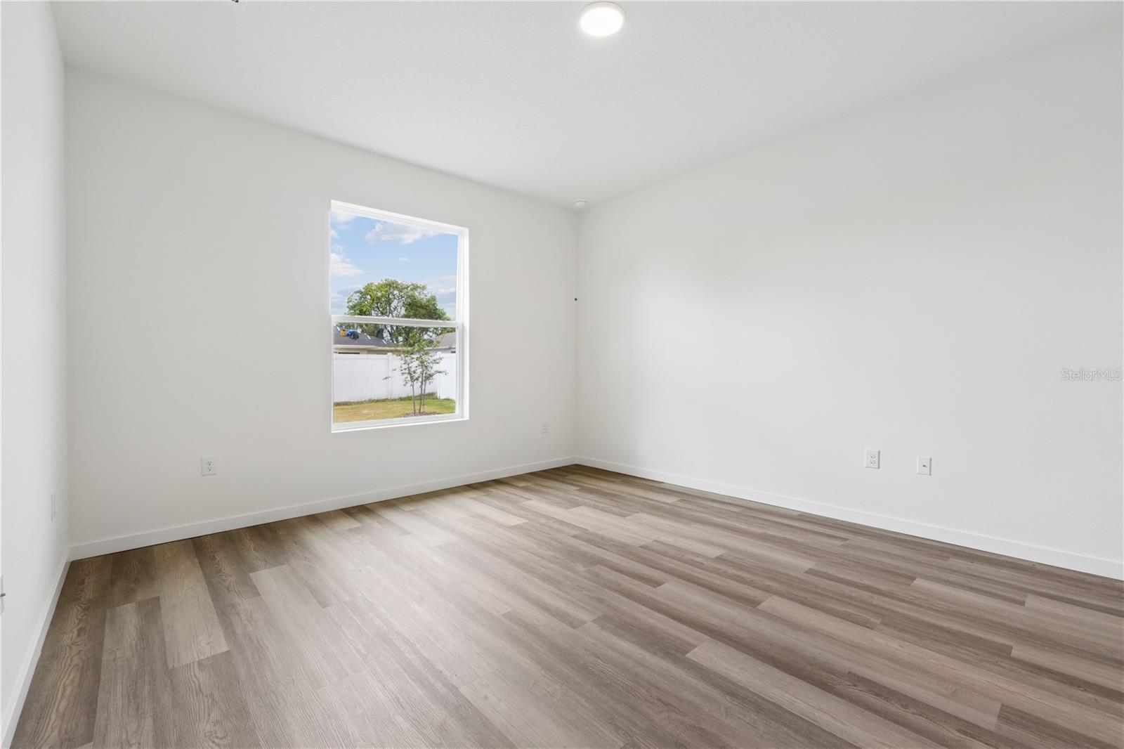 21 BONNIE LN — photo 11