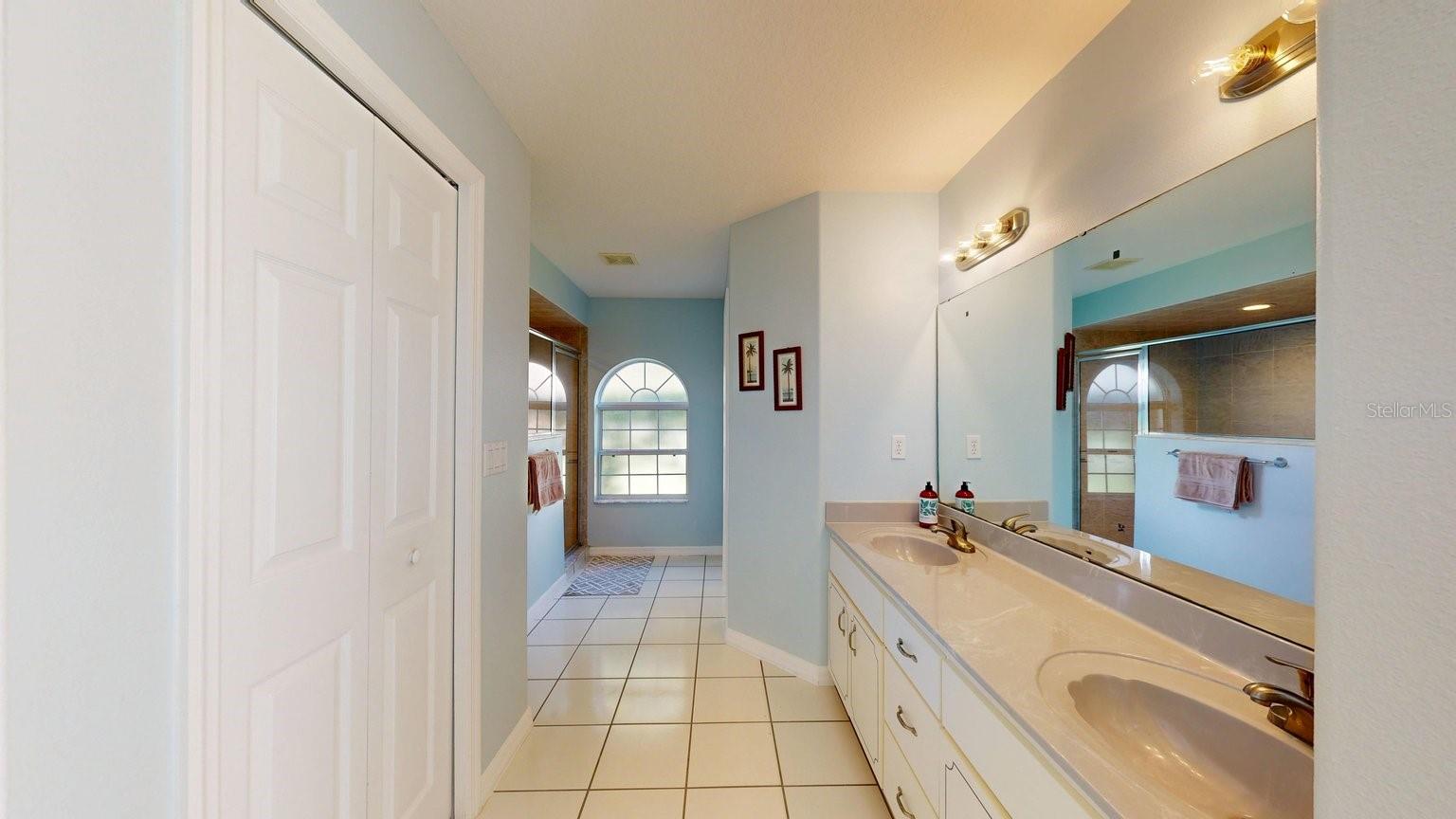 46 PRESIDENT LN — photo 11