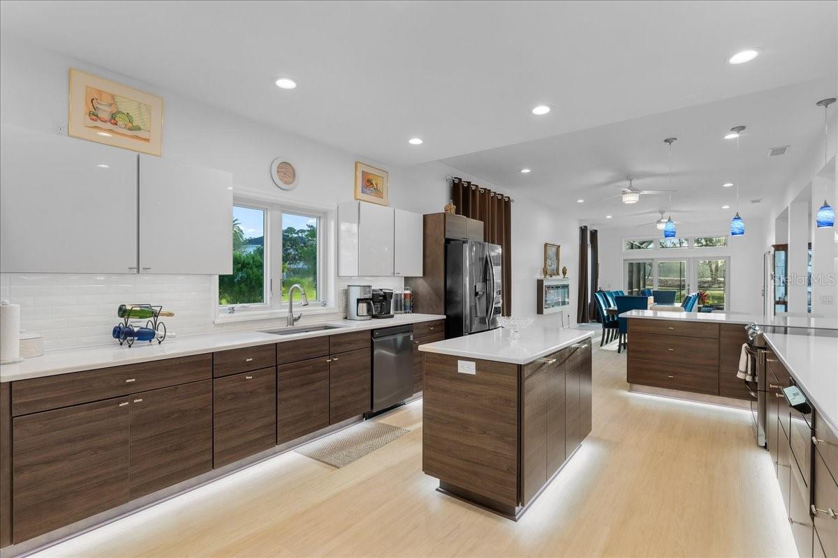 13 BAY POINT DR — photo 4