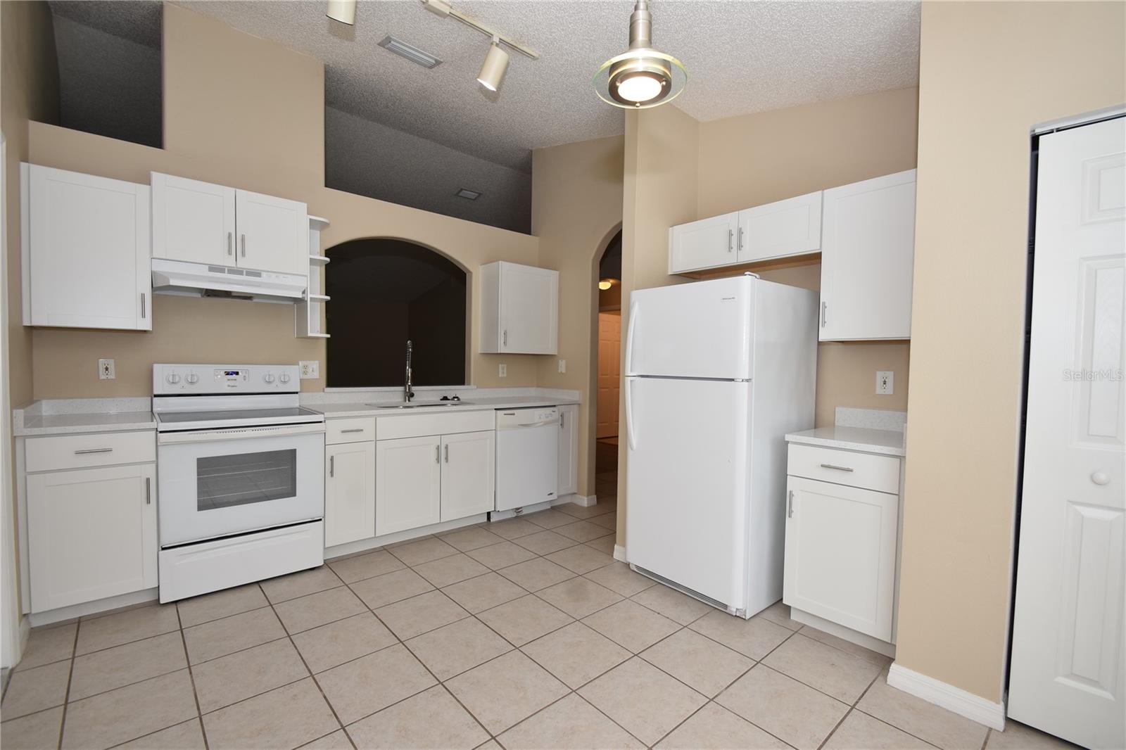 13 PINETREE DR — photo 4
