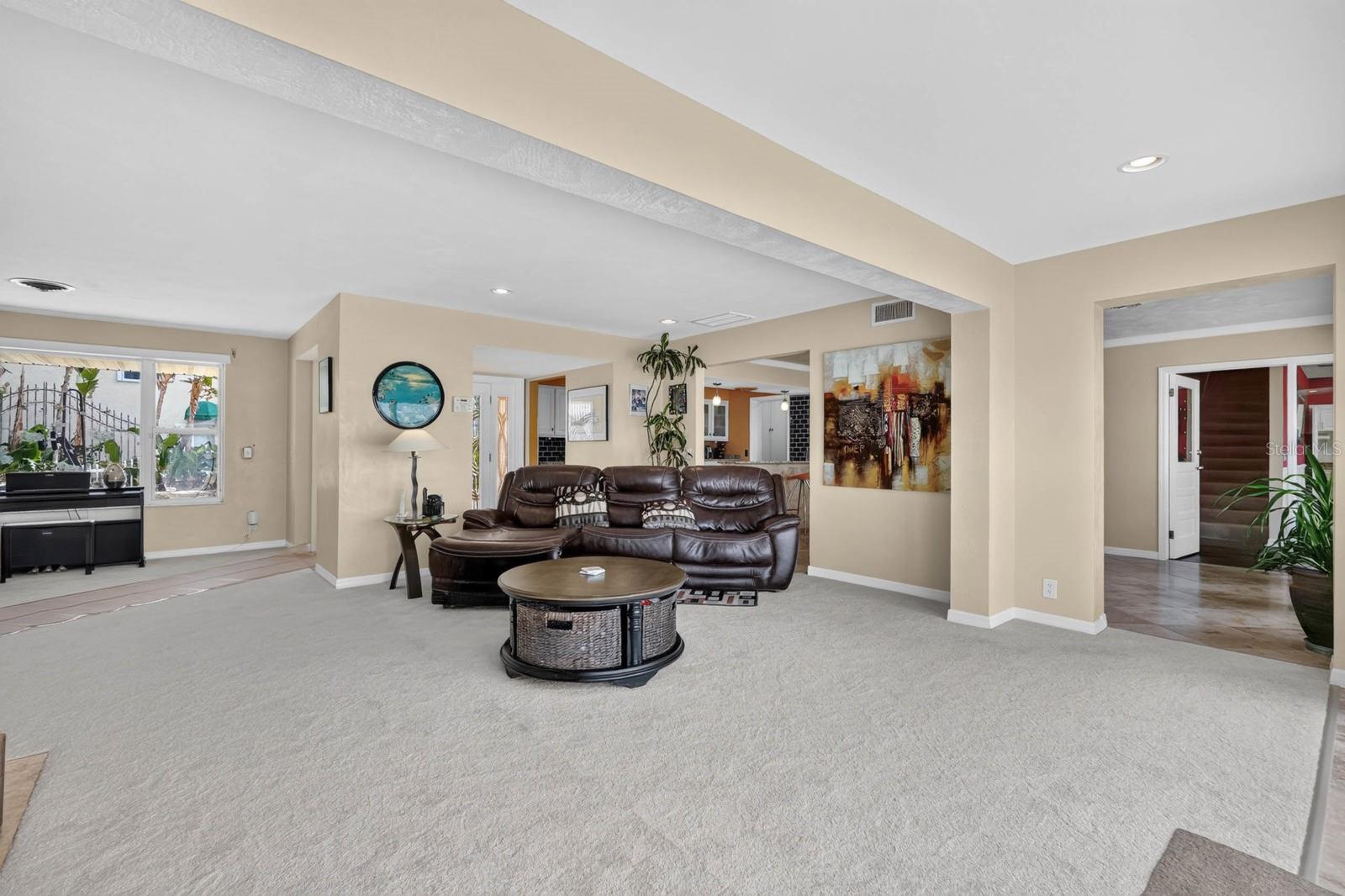 14 GRANVILLE CIR — photo 10