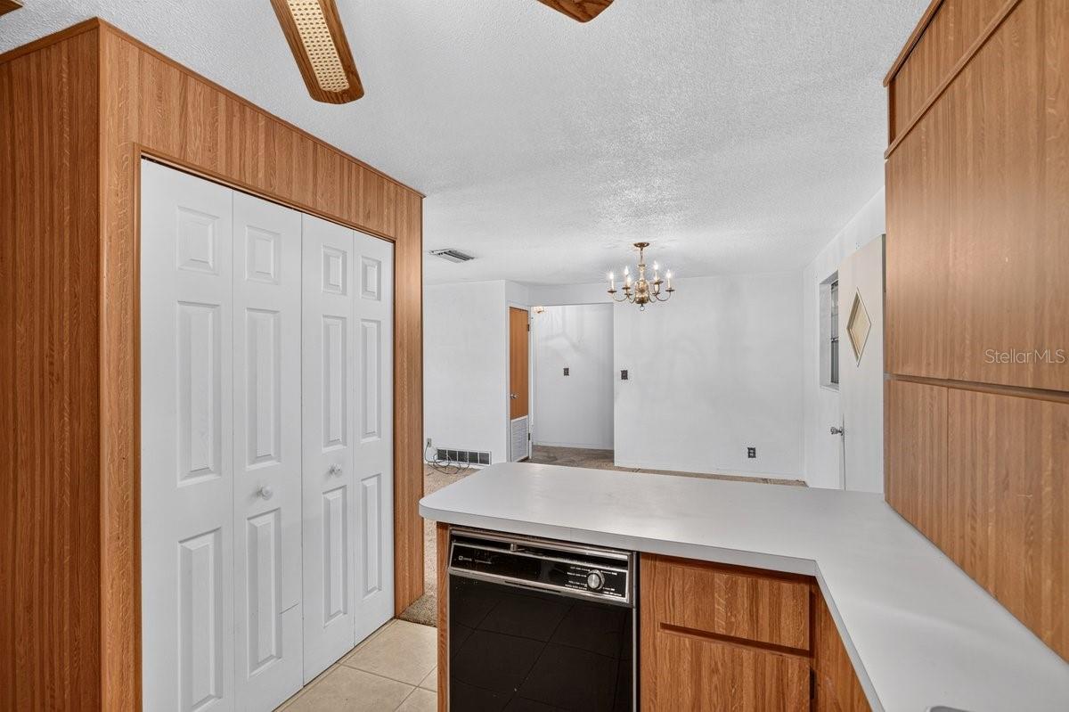 779 TIMOTHY ST — photo 10