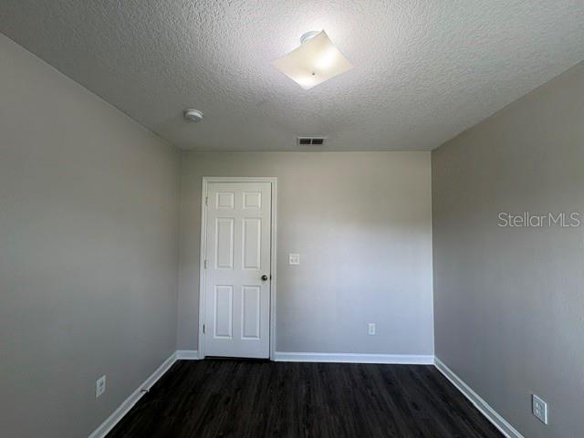 60 PLAIN VIEW DR #B — photo 8