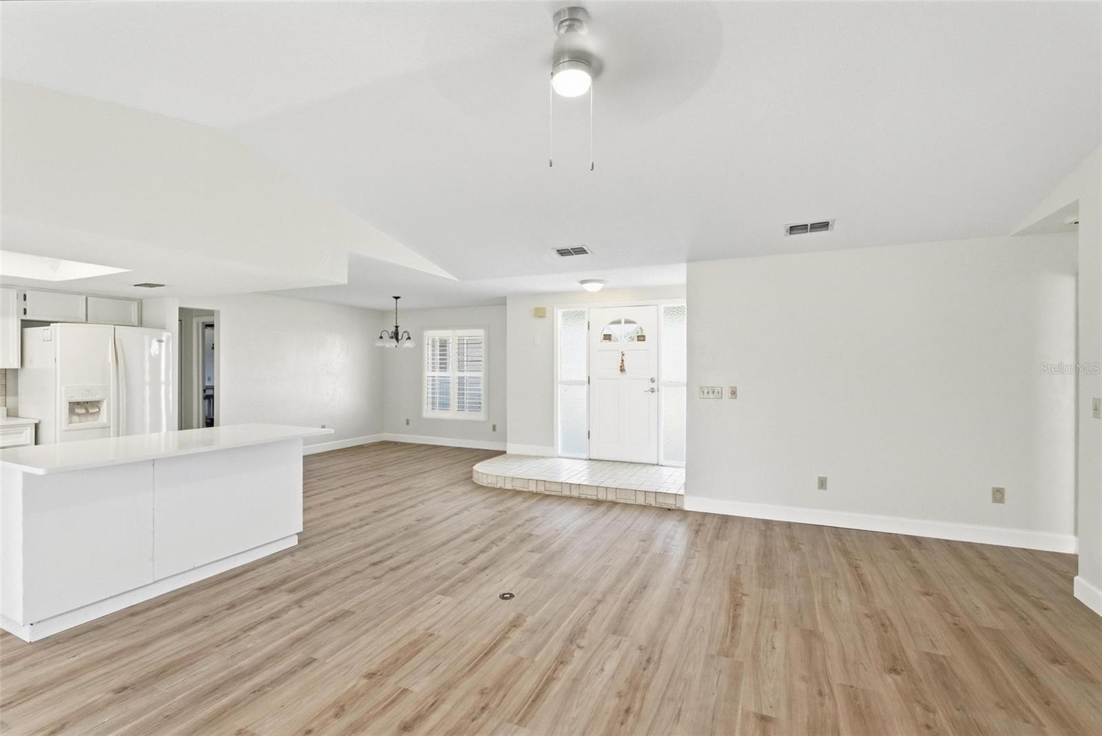 33 E SEA HARBOR — photo 8