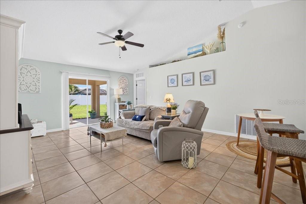 49 FORSYTHE LN — photo 11
