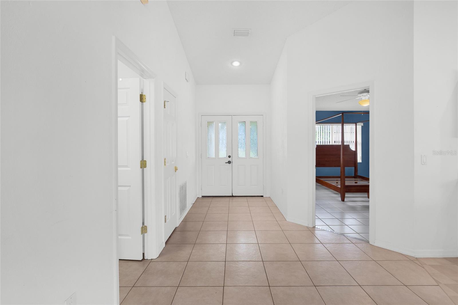 35 WESTGATE LN — photo 2