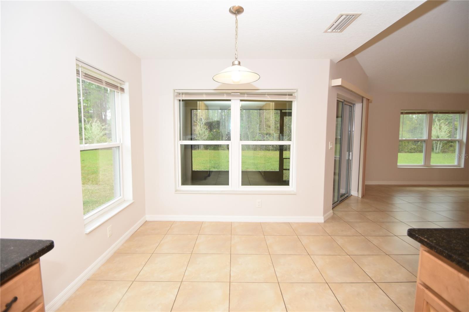 34 RENSHAW DR — photo 11