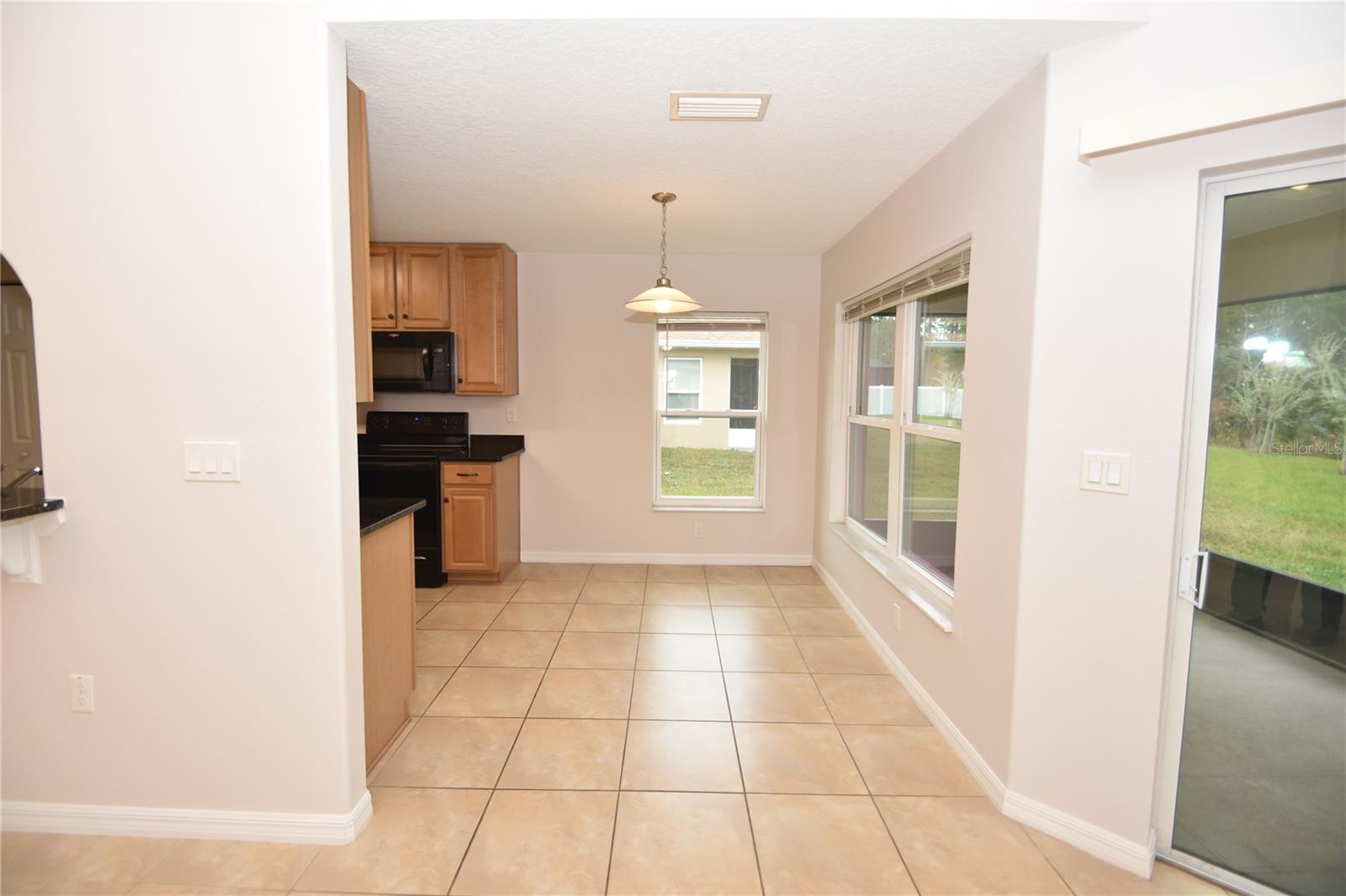 34 RENSHAW DR — photo 7