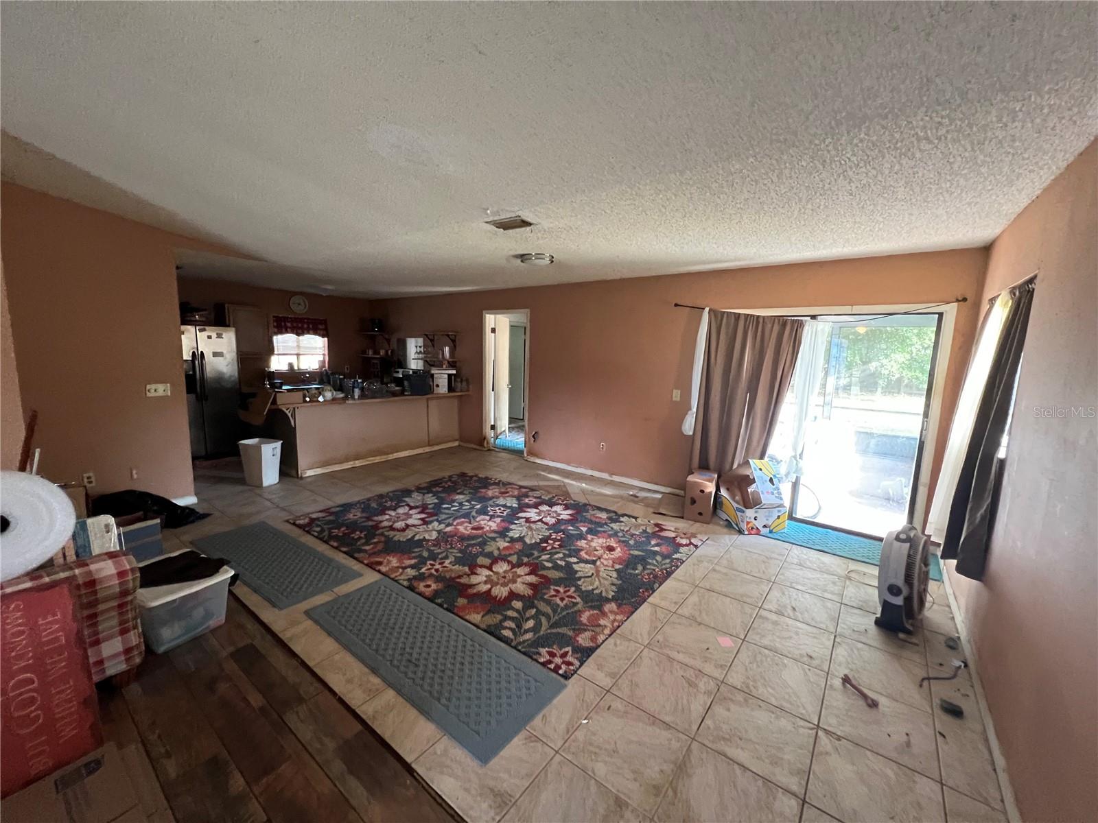 32 BRONSON LN — photo 2