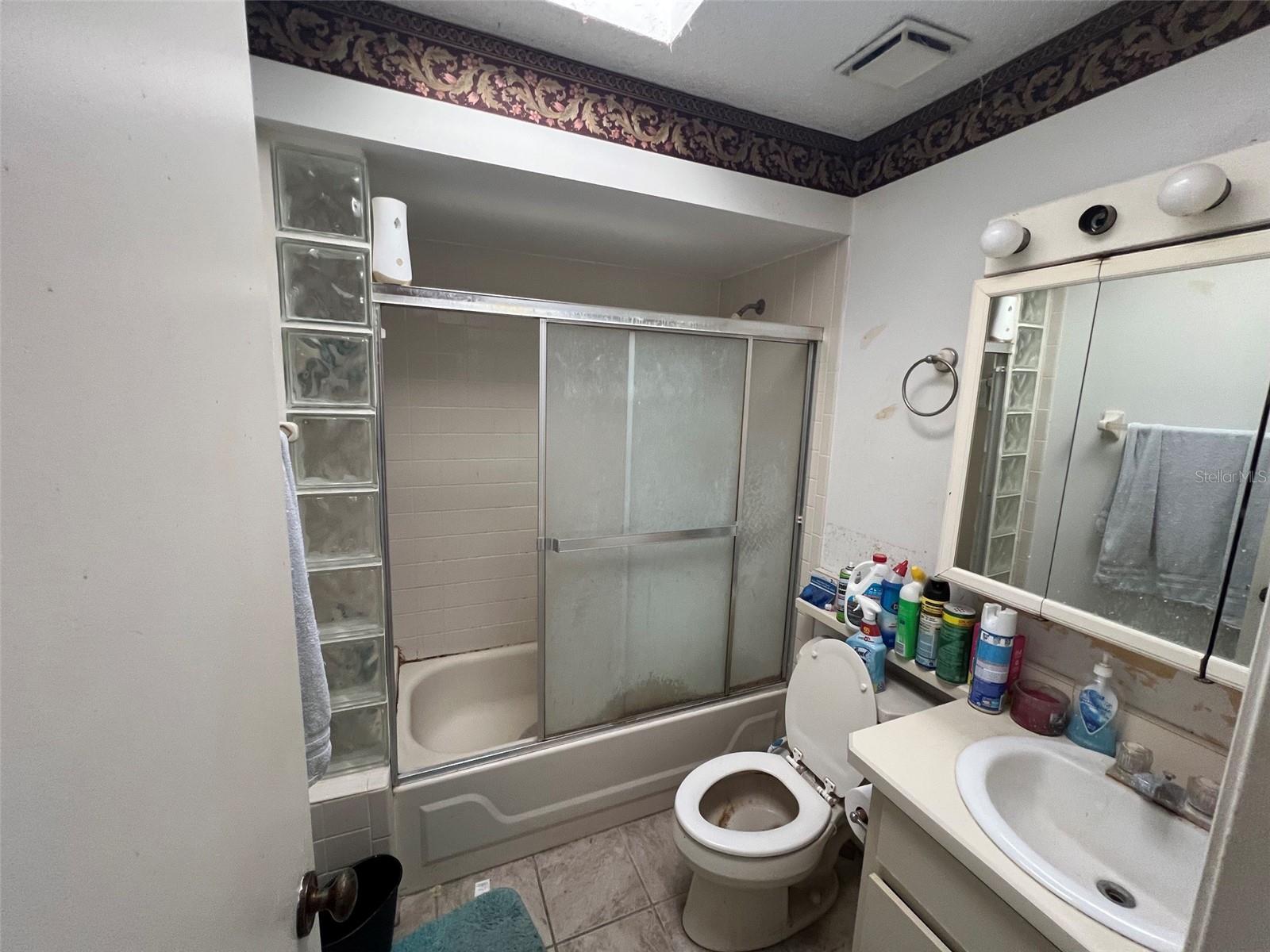 32 BRONSON LN — photo 11