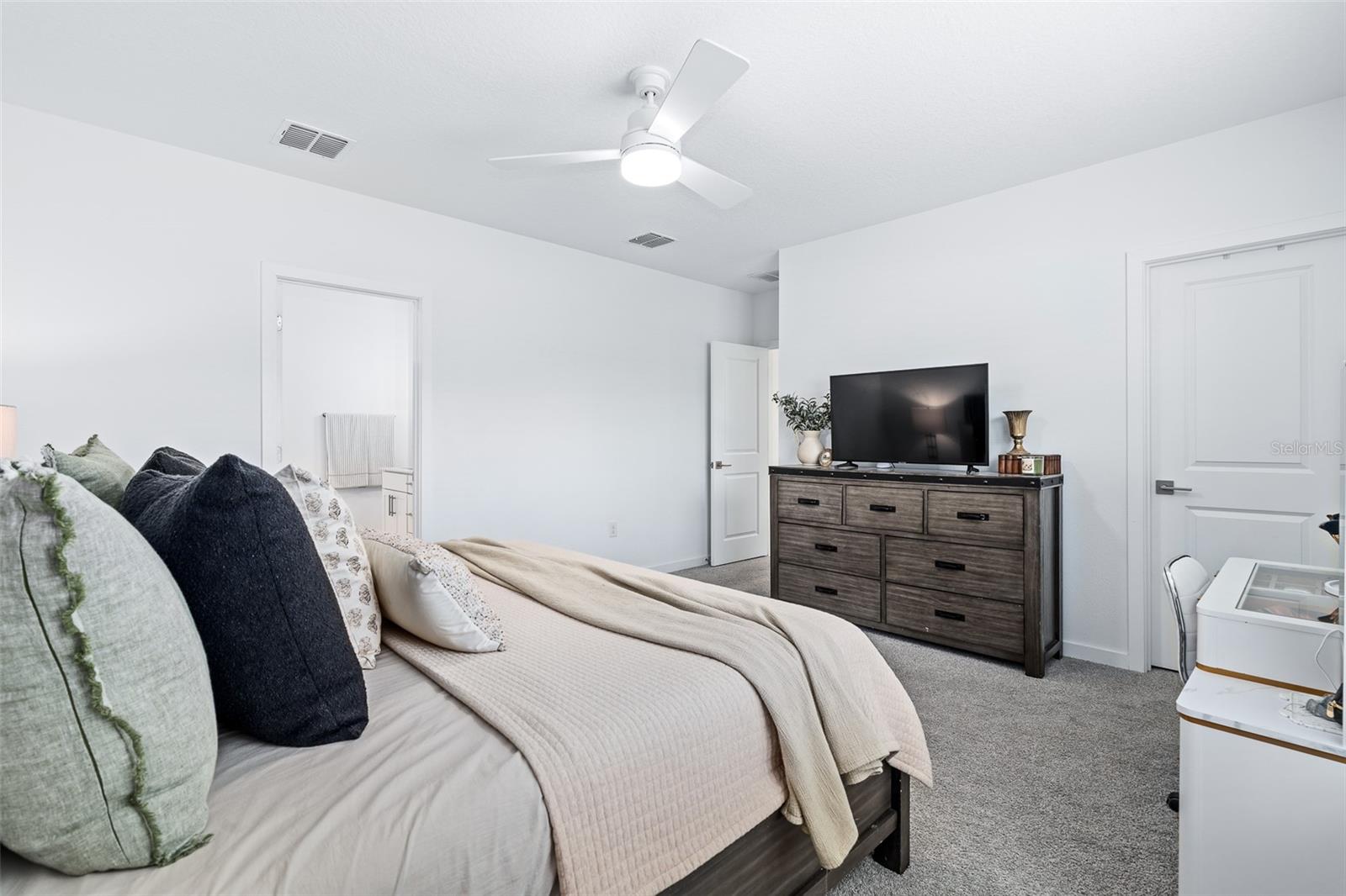 17 BIRCHWOOD PL — photo 8