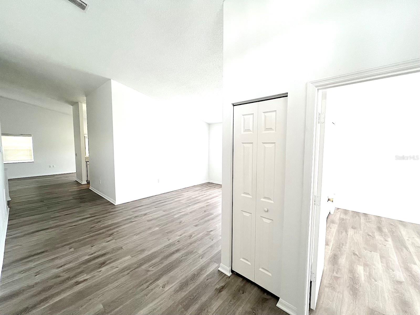 113 EASTWOOD DR — photo 4
