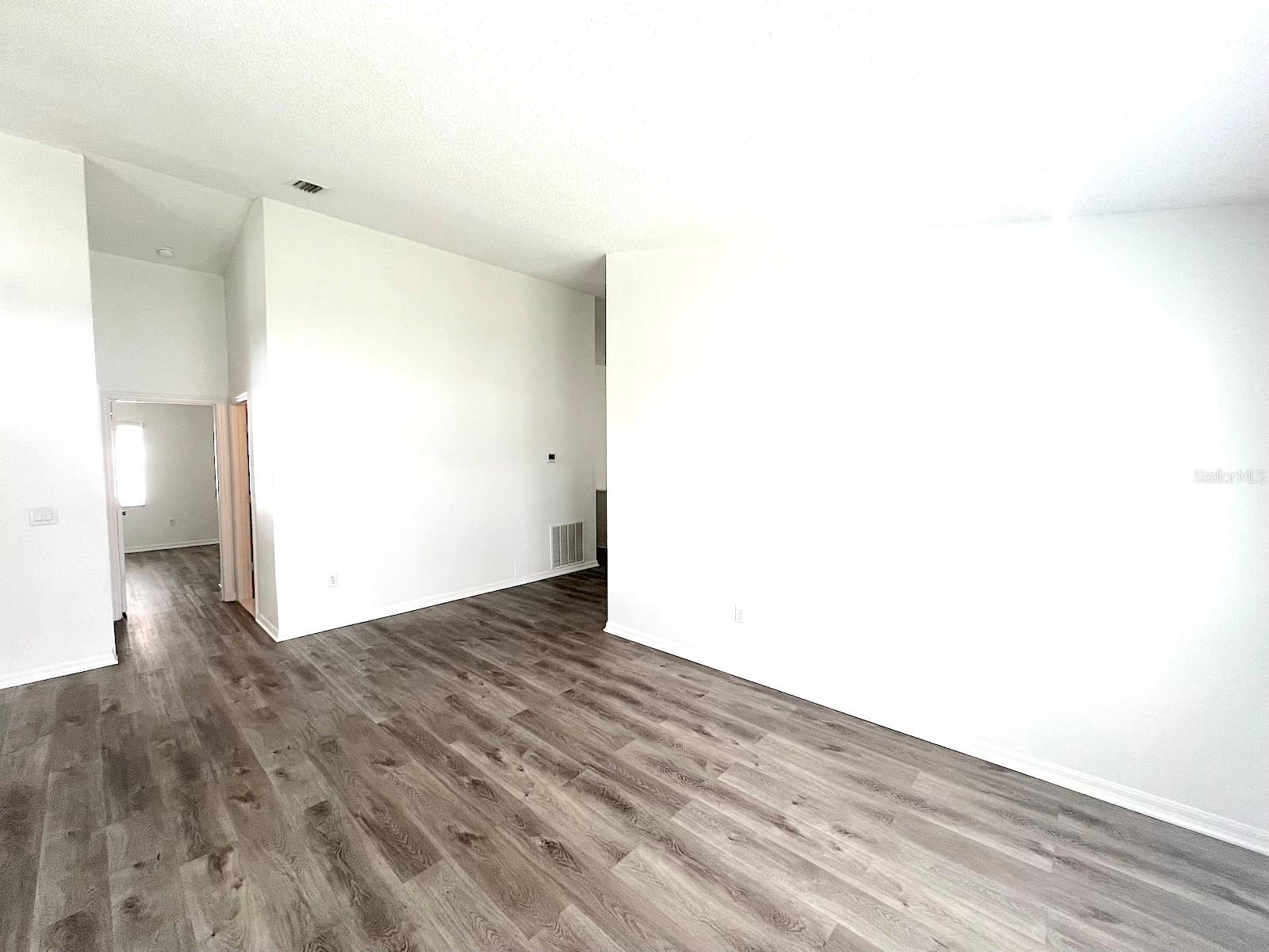 113 EASTWOOD DR — photo 7