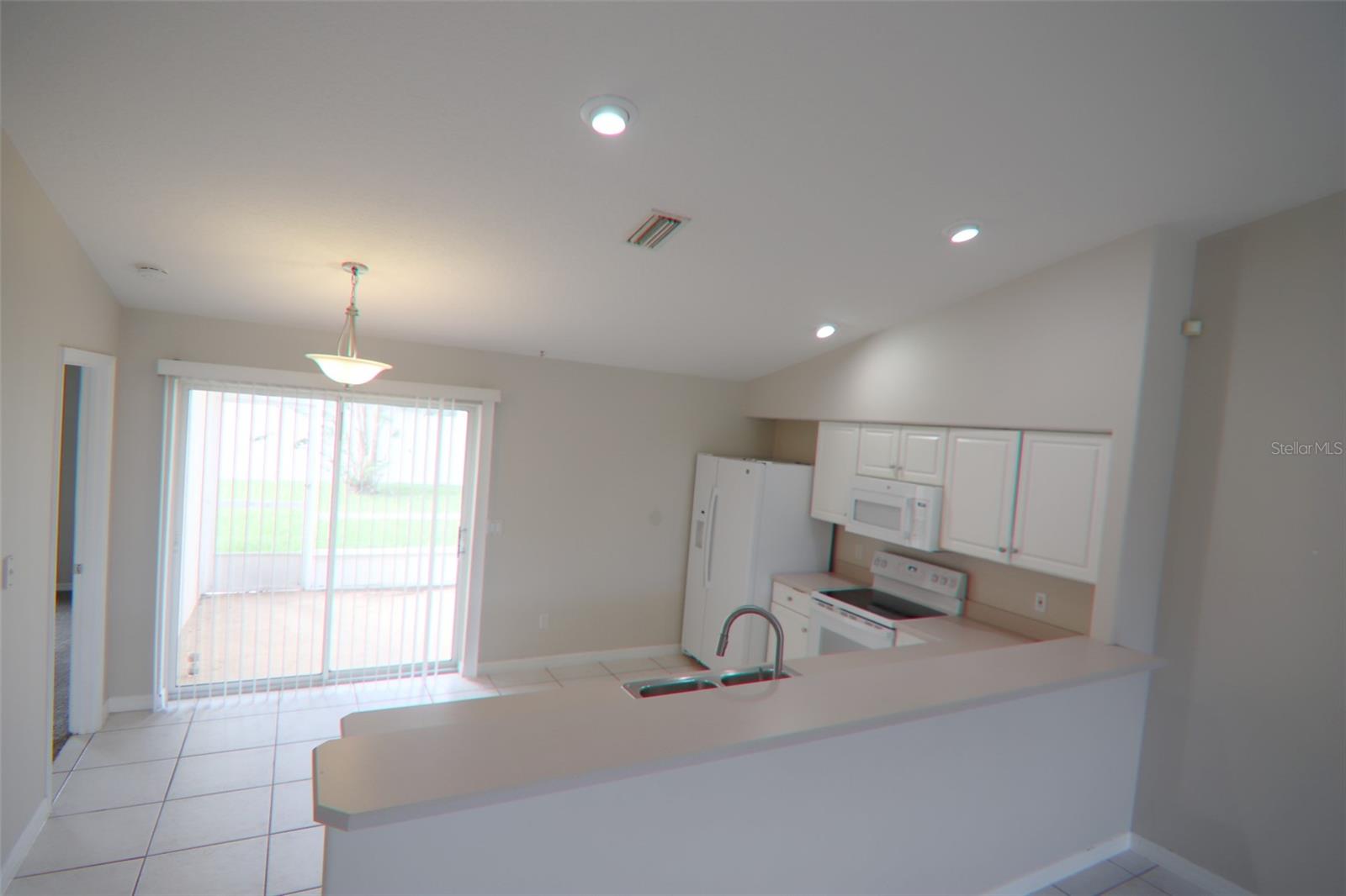 13 BUTTONWOOD LN #A — photo 2