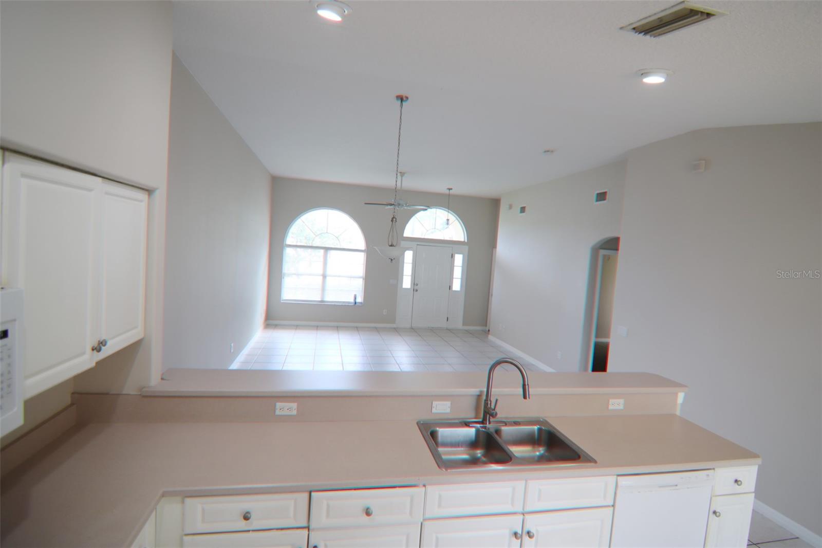 13 BUTTONWOOD LN #A — photo 4