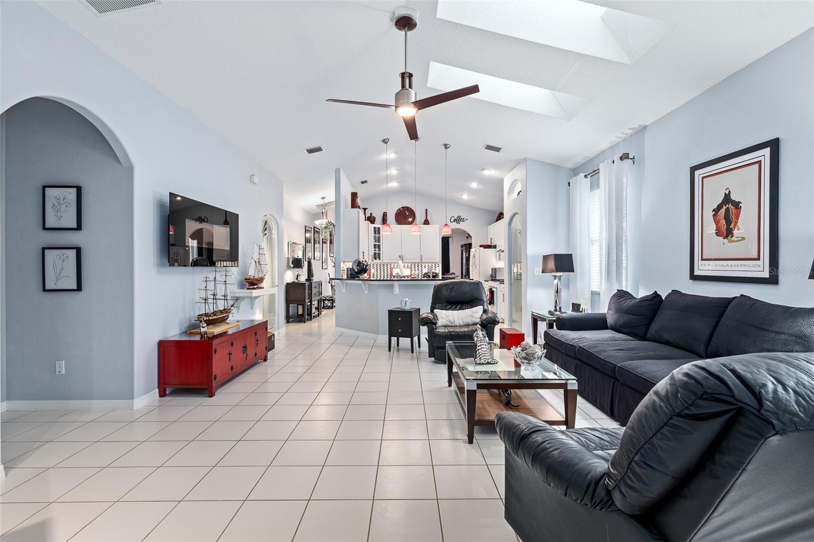3 RIVERGATE LN — photo 12