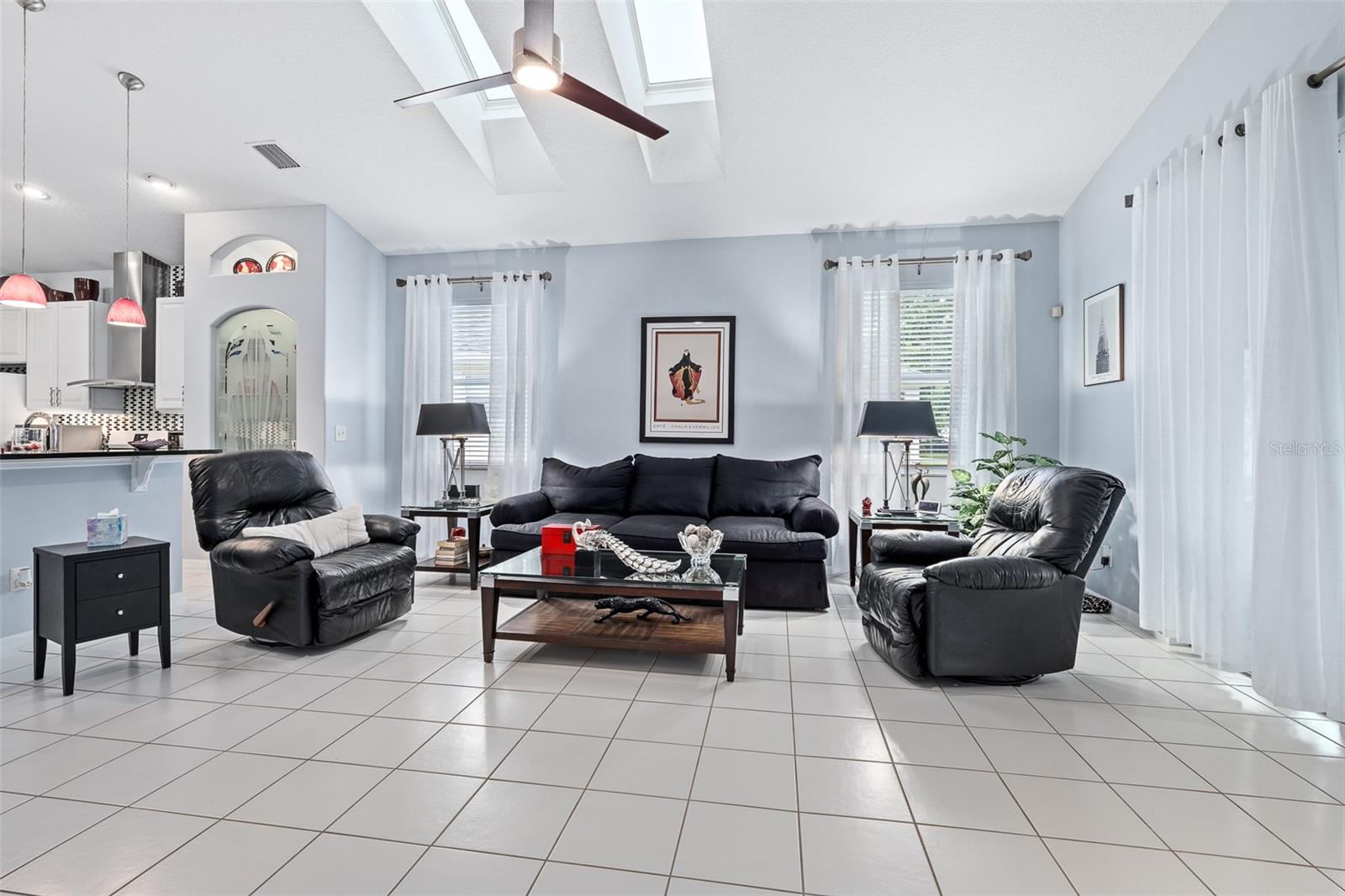 3 RIVERGATE LN — photo 9