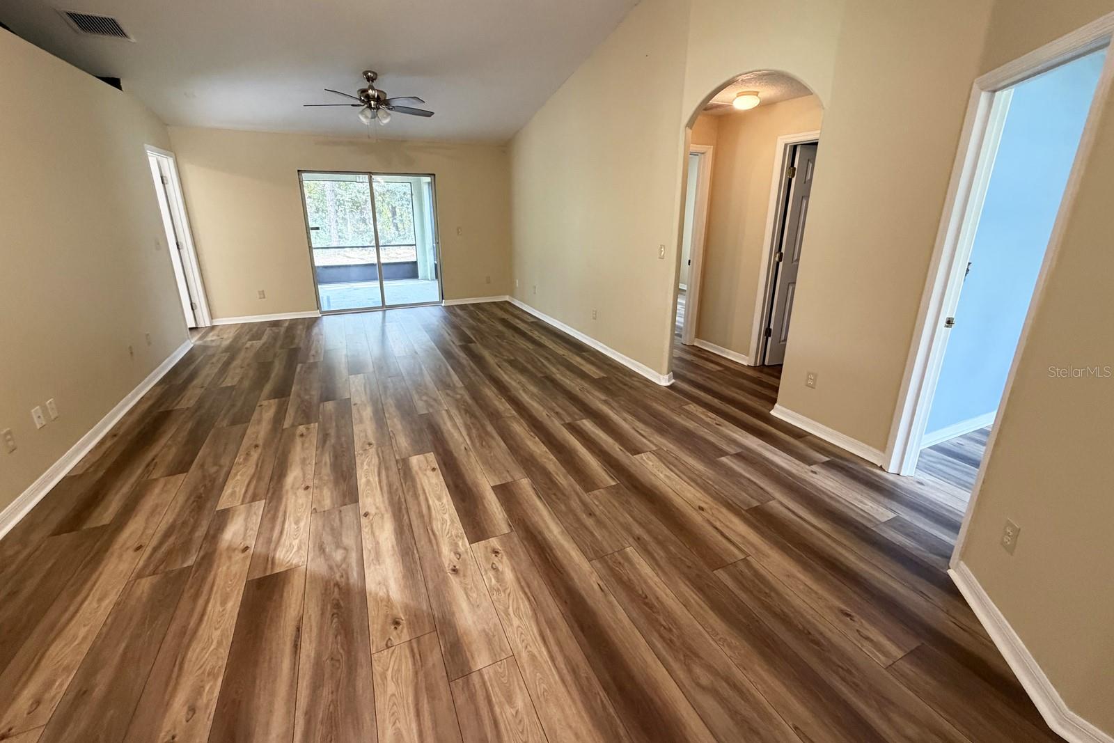 37 RED CLOVER LN — photo 2