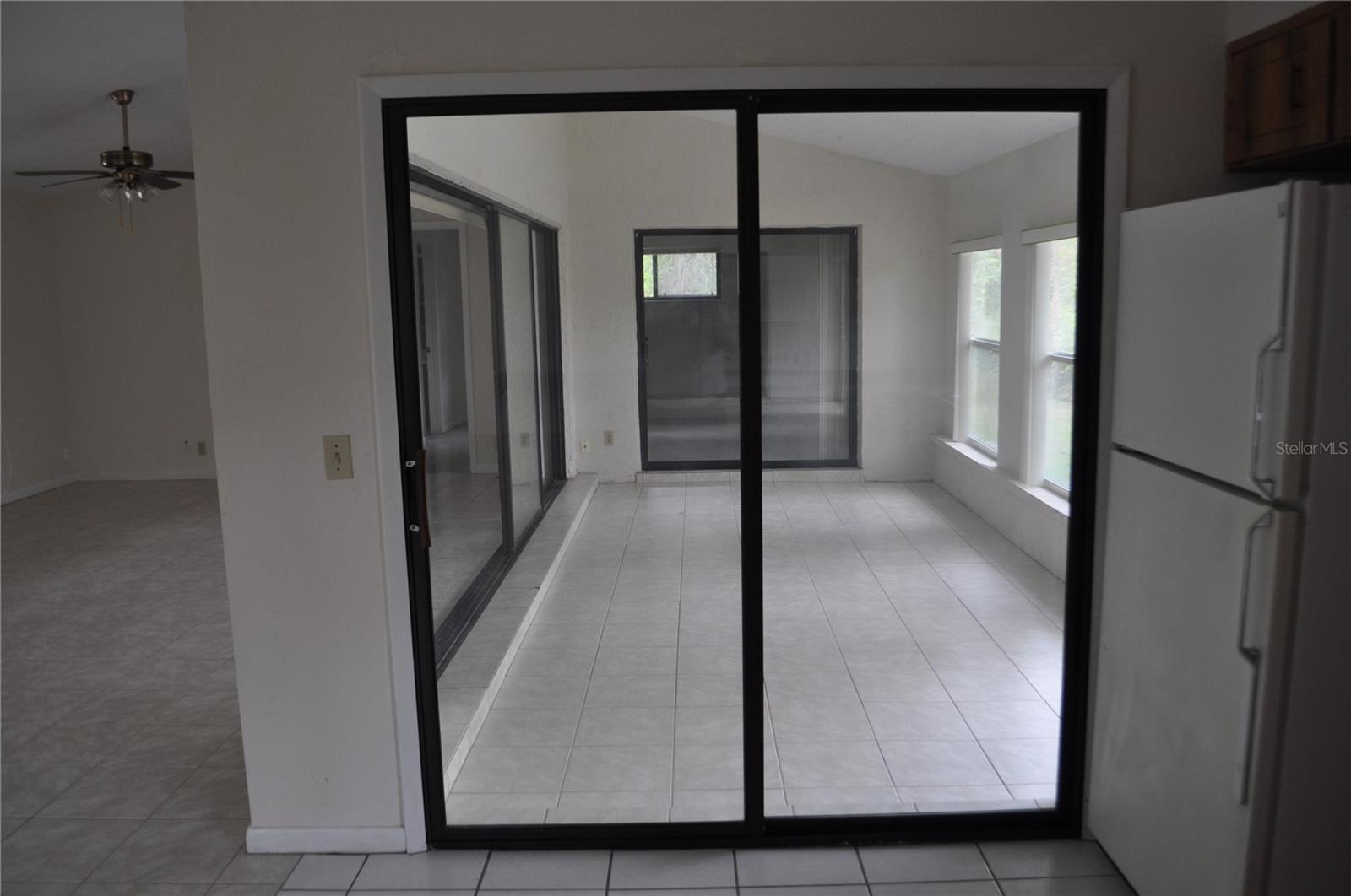 127 PERSIMMON DR — photo 6