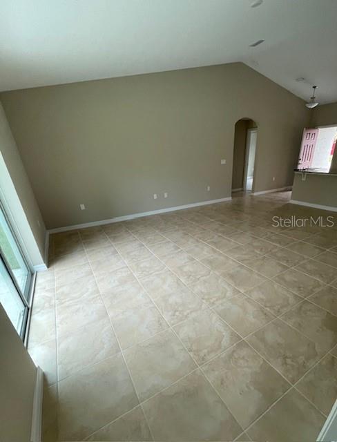 14 PRESIDENTIAL LN — photo 6