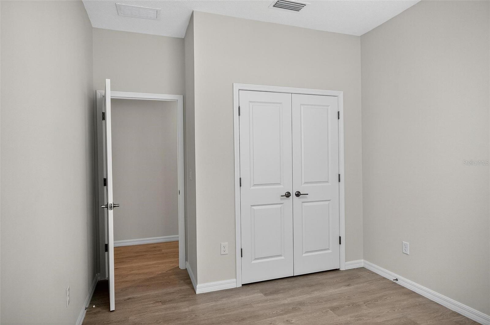 8 SQUIRE CT #B — photo 11