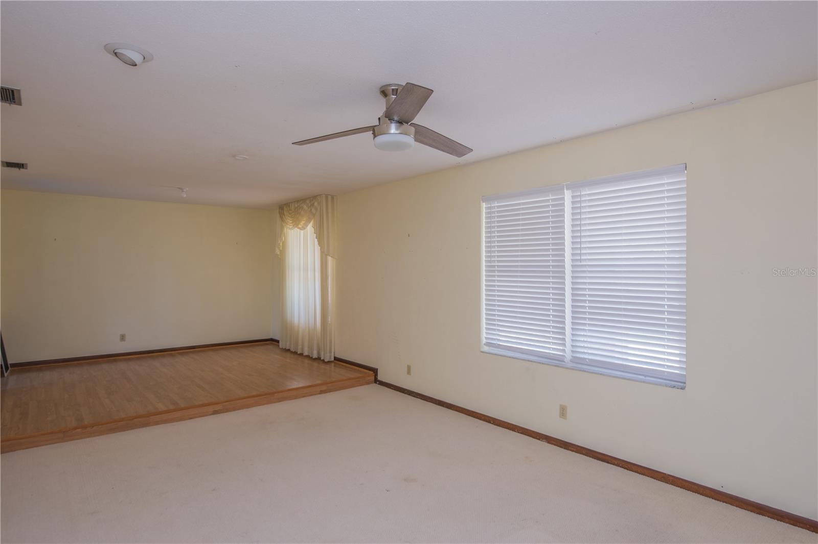 34 OAKMONT CIR — photo 10