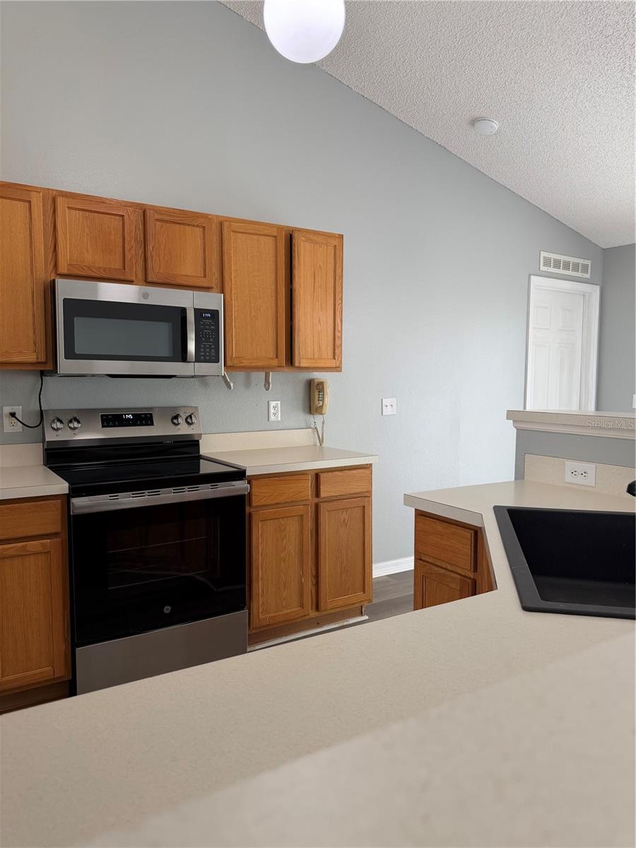 3080 UTAH DR — photo 8