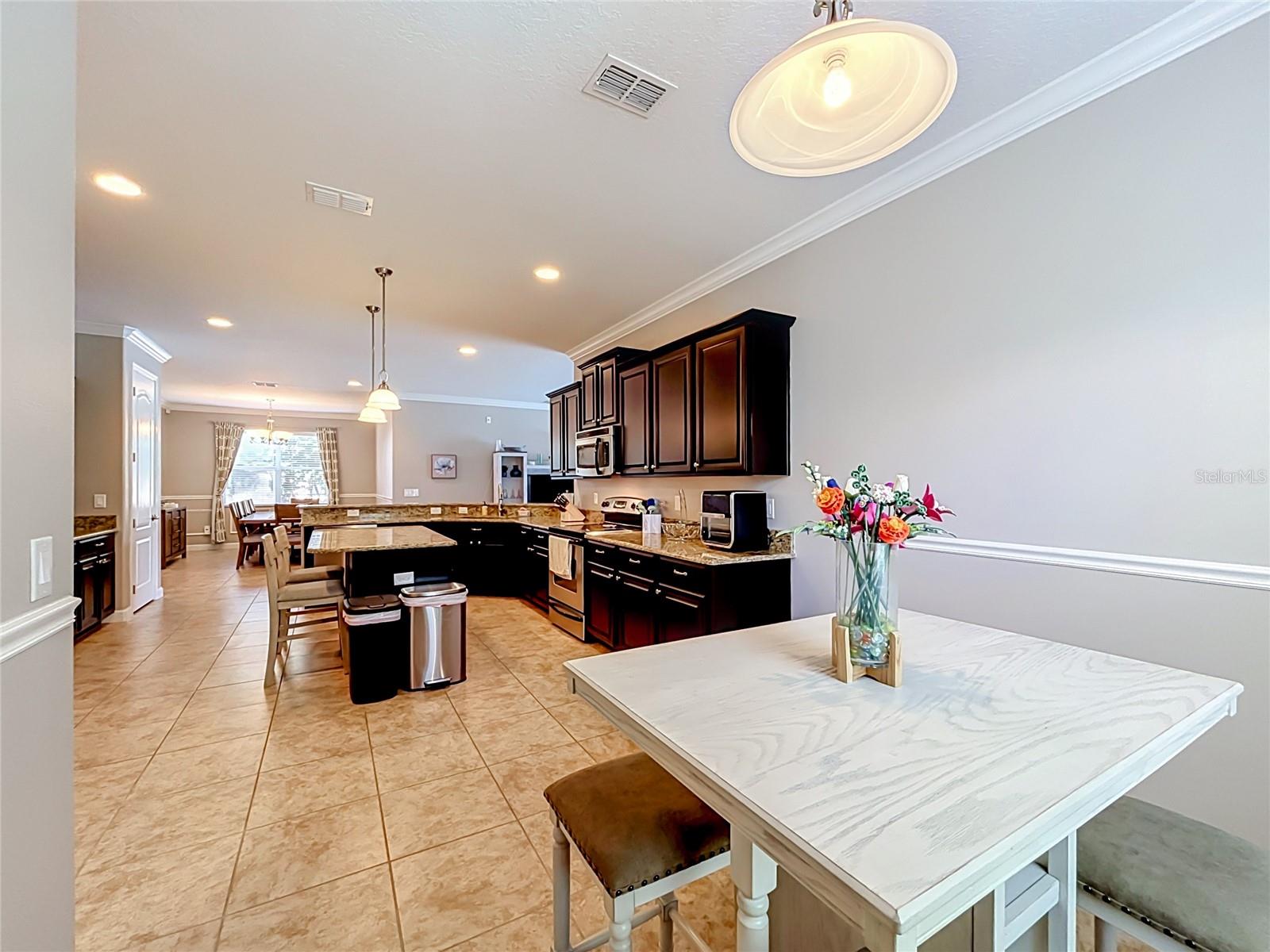 3512 CORTLAND DR — photo 7