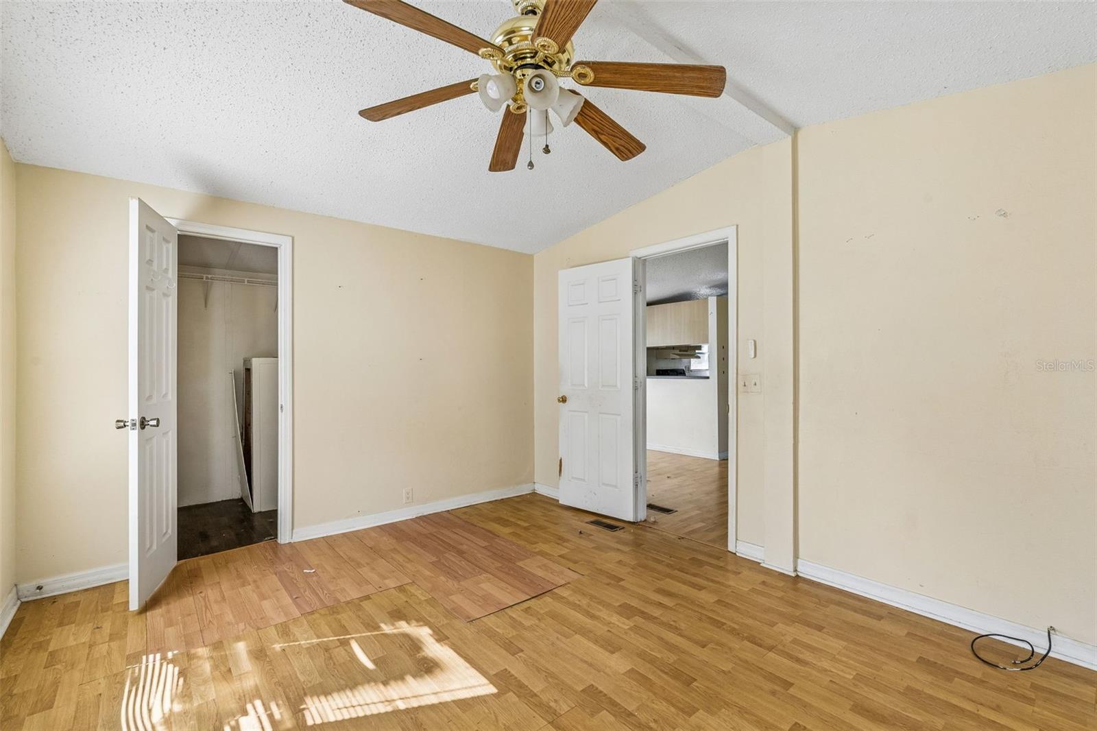 16825 BAY AVE — photo 12