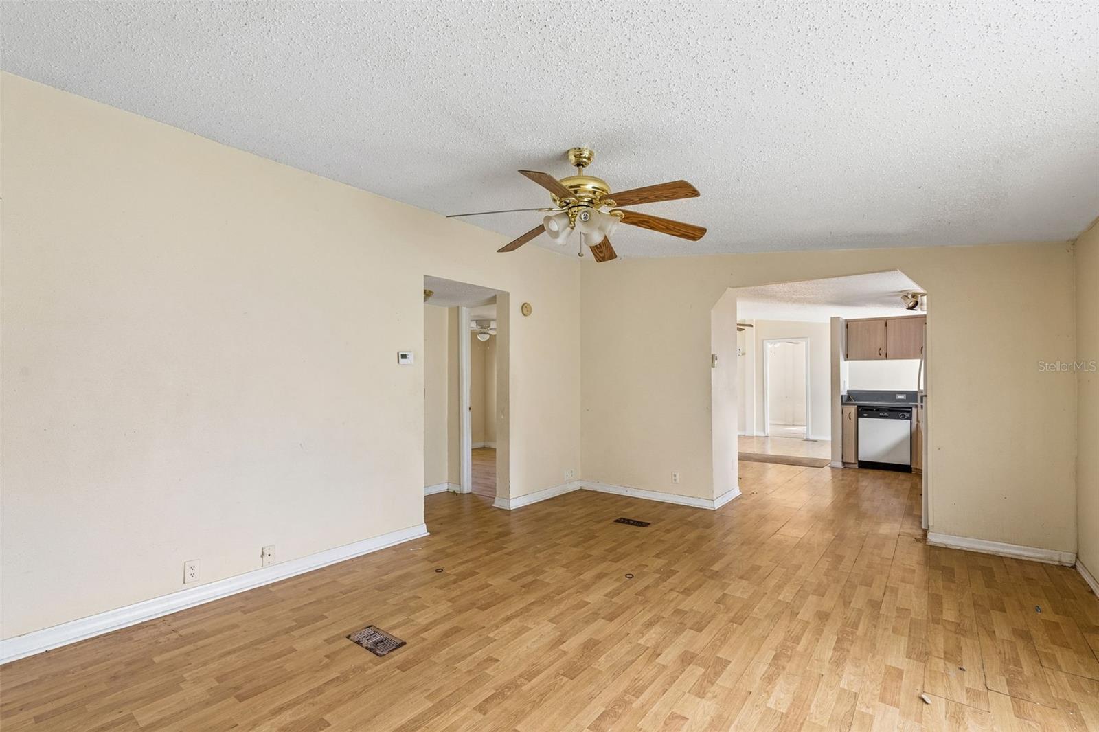 16825 BAY AVE — photo 5