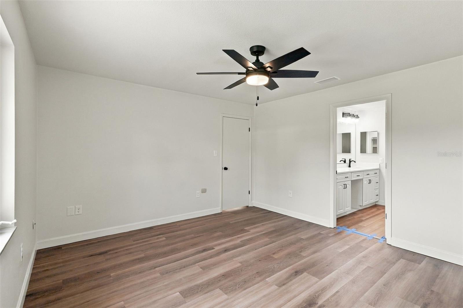 1521 N LAKEVIEW AVE — photo 9