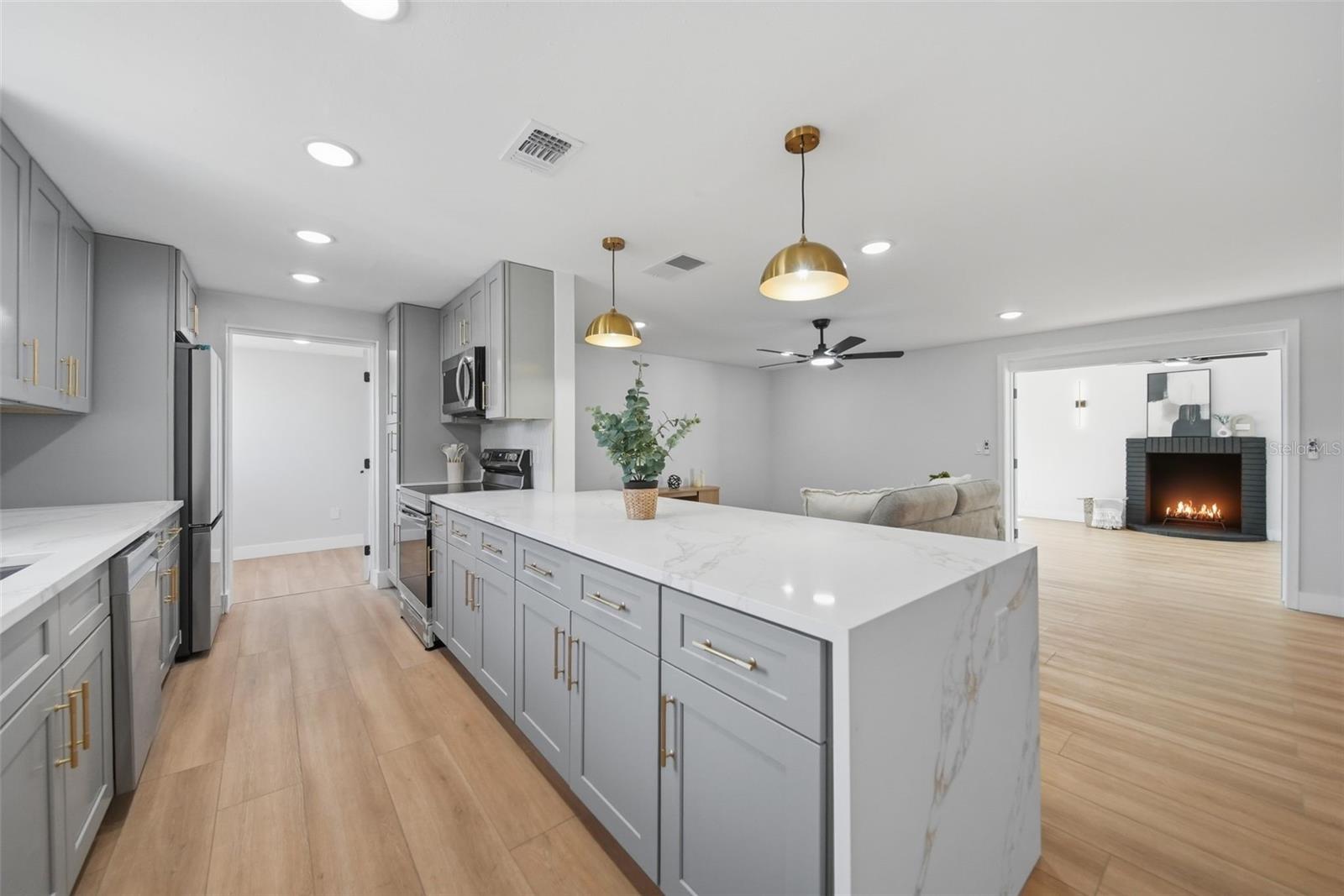 1280 SAXON BLVD — photo 12