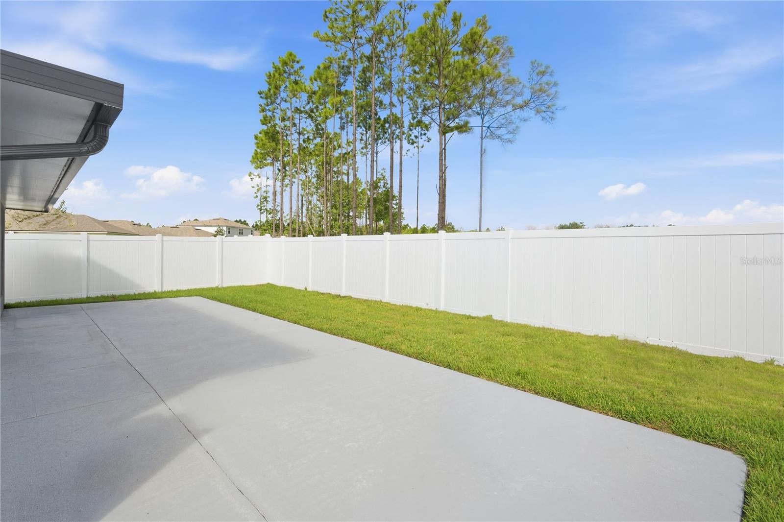 19 SPRINGWOOD DR — photo 4