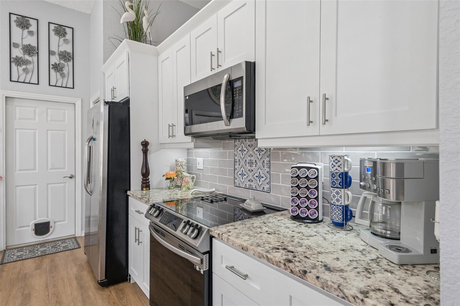 9330 NEW ORLEANS DR — photo 12