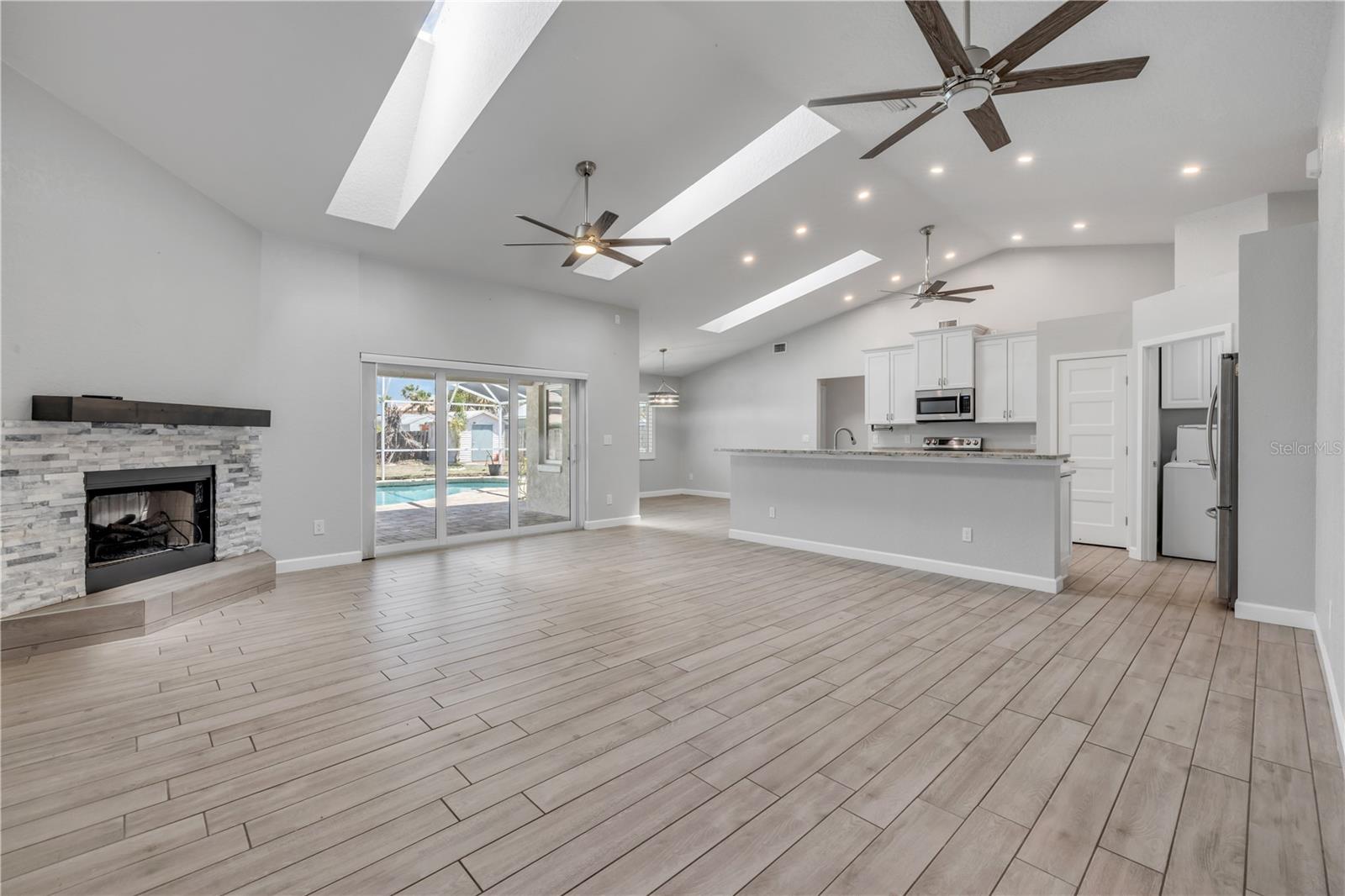 10 CUNNINGHAM DR — photo 7