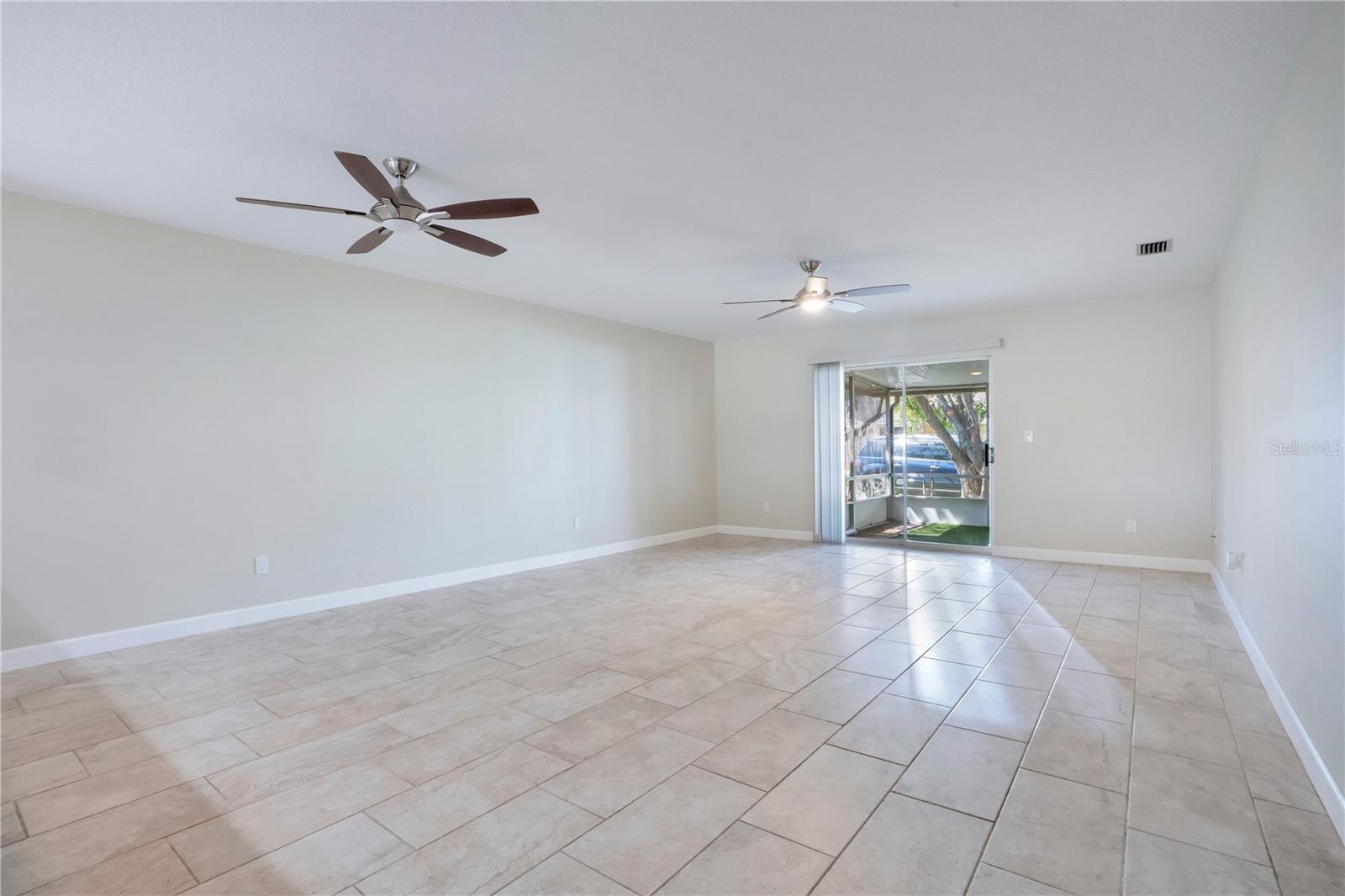 16 EAGLE LN — photo 4