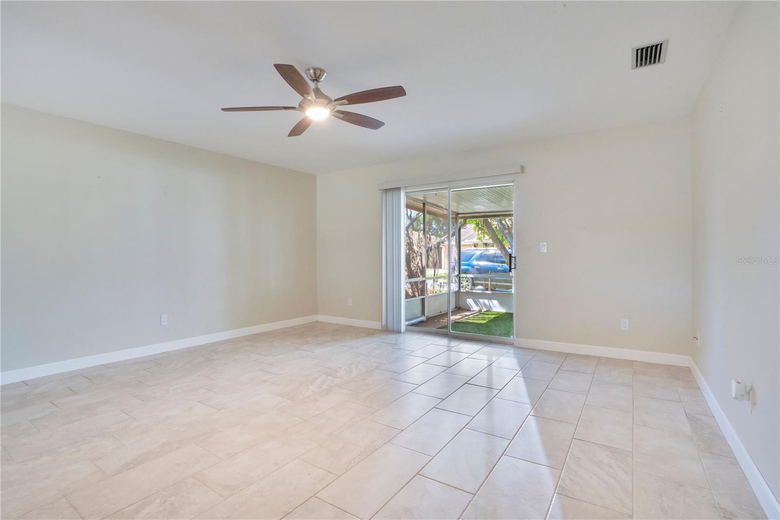 16 EAGLE LN — photo 5