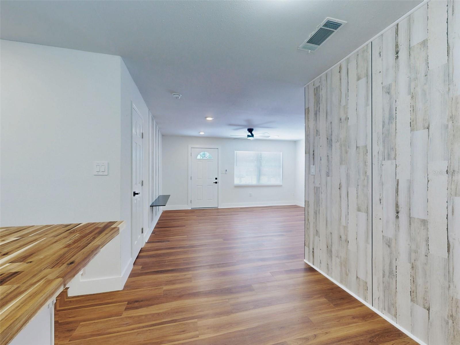 410 INWOOD AVE — photo 7